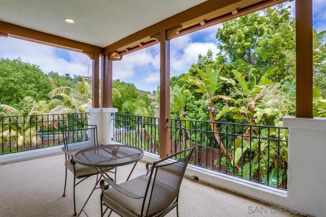6977 Corte Langosta, Carlsbad CA: https://media.crmls.org/mediaz/5d3efe5d-e010-4e97-82e8-7261aea79938.jpg