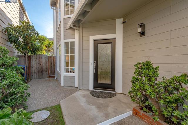Image 3 of 27 For 5120 Amberwood Dr