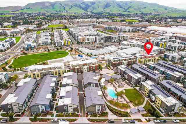 45039 Insight St, Fremont CA: https://media.crmls.org/mediaz/5d3fbb08-fb91-4d80-b336-743940e5bd7e.jpg