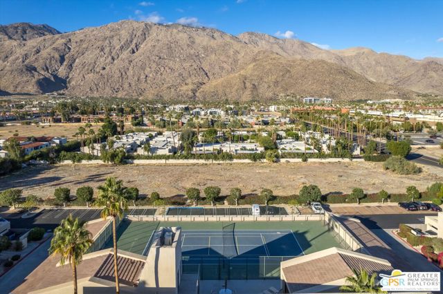 255 Avenida Caballeros, Palm Springs, California 92262, 2 Bedrooms Bedrooms, ,Condominium,For Sale,Avenida Caballeros,24433207