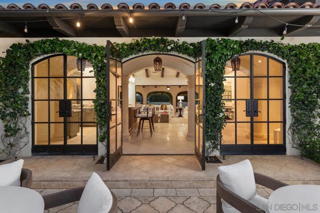 16304 Via De Santa Fe, Rancho Santa Fe CA: https://media.crmls.org/mediaz/5d3ff60a-9a79-42e2-b626-b952d17de4d8.jpg