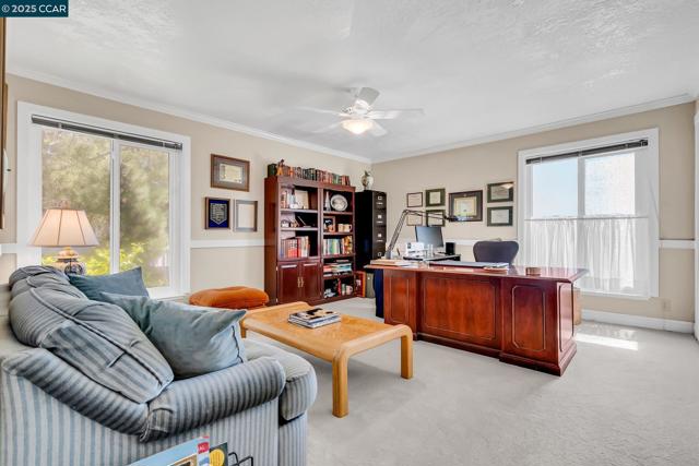 117 Alta Mesa Ct, Moraga CA: https://media.crmls.org/mediaz/5d40318b-5549-4819-bd9a-0d1045b92ca9.jpg