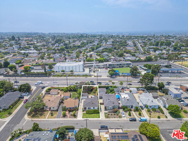 7711 Naylor Avenue, Los Angeles, California 90045, 3 Bedrooms Bedrooms, ,2 BathroomsBathrooms,Single Family Residence,For Sale,Naylor,24413387