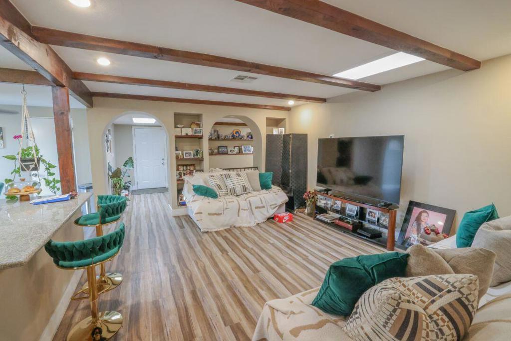 MLS #219134281DA image #3