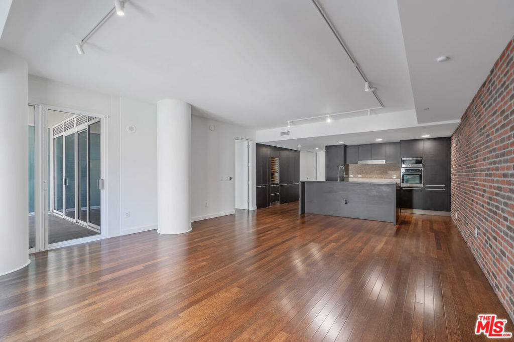 6250 Hollywood Boulevard #7D