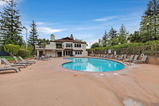 21109 Gary Dr, Hayward CA: https://media.crmls.org/mediaz/5d4133f4-6ea0-4211-aa7a-5d8316cb9bcd.jpg