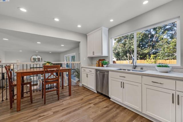 3641 Shenandoah Ct, Pleasanton CA: https://media.crmls.org/mediaz/5d4149f3-e47f-4d29-9f30-c89364797d83.jpg