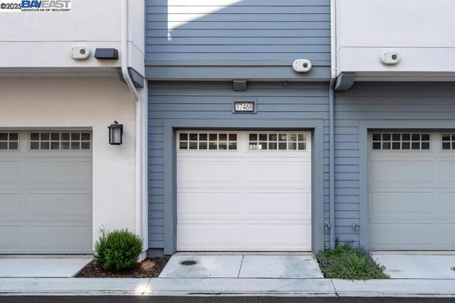 37468 Bowline Rd, Newark CA: https://media.crmls.org/mediaz/5d41a7f8-d64b-42b2-aa96-332932d361bb.jpg
