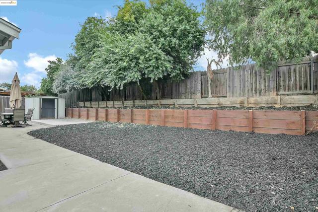 317 Lorenz Dr, Oakley CA: https://media.crmls.org/mediaz/5d42712a-4a5f-4215-a27f-7578d472e849.jpg