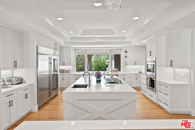 23593 Park South Street, Calabasas CA: https://media.crmls.org/mediaz/5d42a896-aecd-43d2-ab24-d15cfc985ef1.jpg