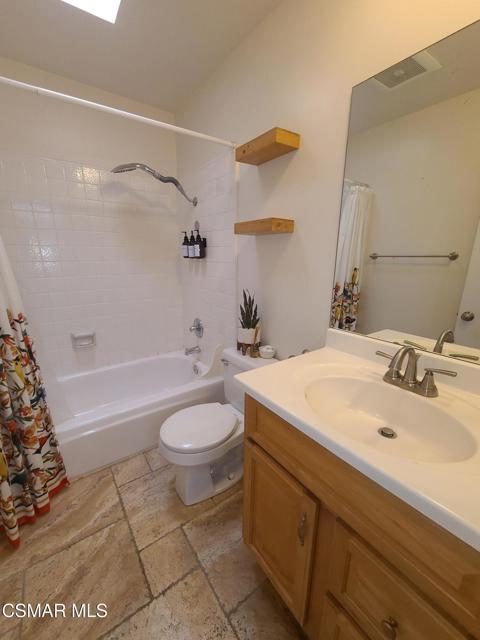 933 21st Street, Santa Monica CA: https://media.crmls.org/mediaz/5d42afdf-24a5-444a-81a1-d094c87c9501.jpg