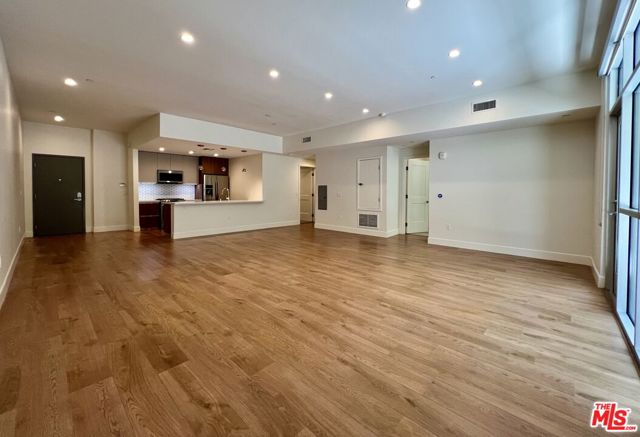 8017 W NORTON Avenue, West Hollywood CA: https://media.crmls.org/mediaz/5d43043a-5595-489b-b2d9-81bacf7b5635.jpg
