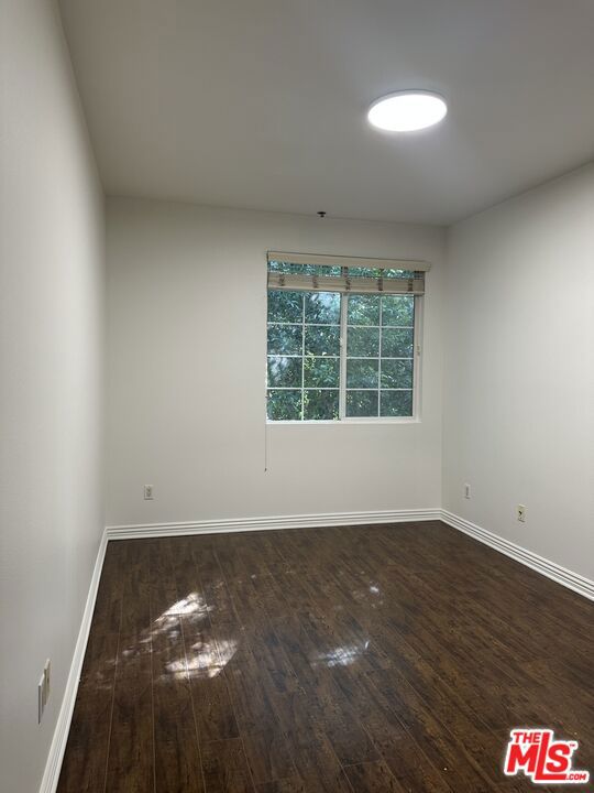 962 S Gramercy Drive, Los Angeles CA: https://media.crmls.org/mediaz/5d430a06-8c3b-416d-97b1-369ad3b5a7f0.jpg