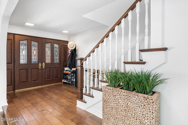 1267 Willsbrook Court, Westlake Village CA: https://media.crmls.org/mediaz/5d433300-f19a-429a-95e6-64a8150ec5bf.jpg