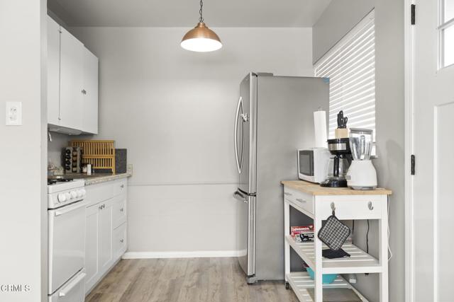 1132 1142 Pittsfield Lane, Ventura CA: https://media.crmls.org/mediaz/5d433bfa-f25a-411b-bb09-5da1b0df50de.jpg