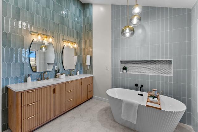 16048 Via Viajera, Rancho Santa Fe CA: https://media.crmls.org/mediaz/5d4351cf-9c7e-450a-ade7-9f6c7f21defd.jpg