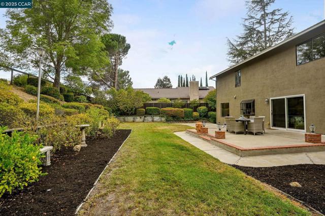 11478 Rolling Hills Dr, Dublin CA: https://media.crmls.org/mediaz/5d442a30-f516-424b-b7b1-a8196e78c40d.jpg