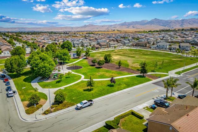 1660 Mimosa Street, Hollister CA: https://media.crmls.org/mediaz/5d448711-91c6-4d25-9711-495e5c3dd66b.jpg