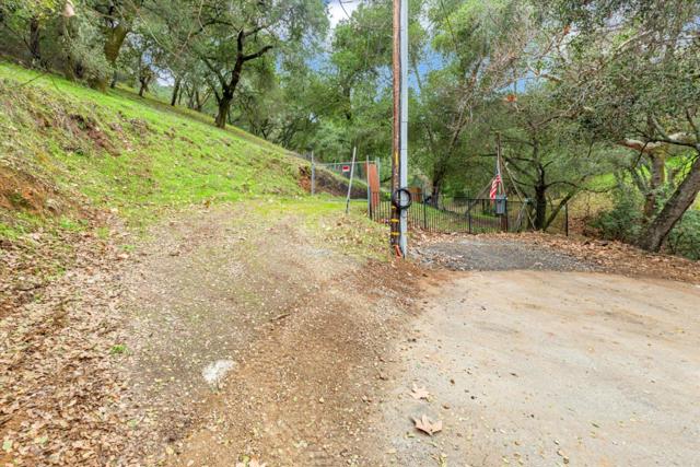 3005 Tohara Way, Morgan Hill CA: https://media.crmls.org/mediaz/5d45c4db-b166-4360-9563-11d724ae913c.jpg