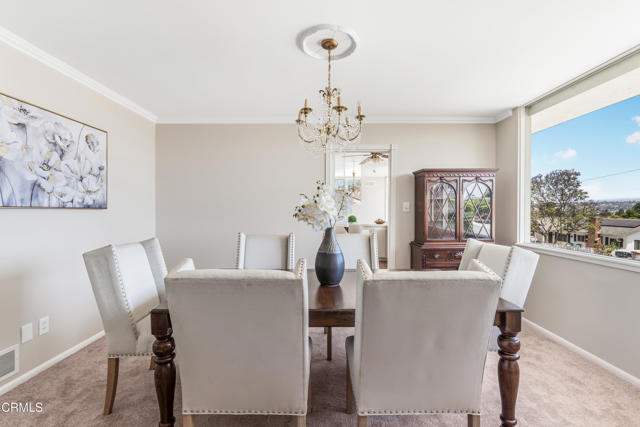 47 Grandview Circle, Camarillo CA: https://media.crmls.org/mediaz/5d45c97f-64fa-4a2e-bbcc-7713143897d3.jpg