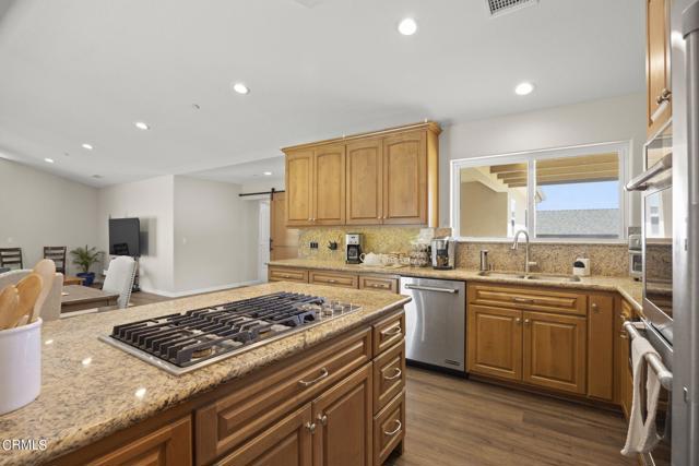 784 Via Arroyo, Ventura CA: https://media.crmls.org/mediaz/5d461c9b-93ac-45d9-bce8-ee9cfe261ad6.jpg