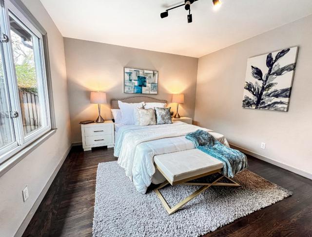 315 King Street, Redwood City CA: https://media.crmls.org/mediaz/5d465000-344d-4252-b64a-5a0ecf4b9273.jpg
