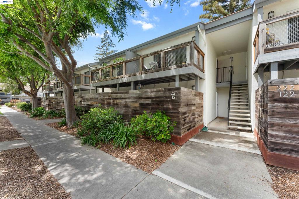 4081 Clayton Rd #221