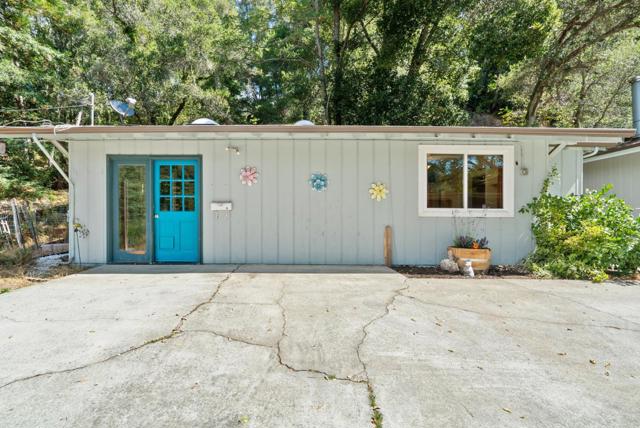 530 Flume Road, Aptos CA: https://media.crmls.org/mediaz/5d47139e-b83b-4fbe-b036-06f5ef5f8254.jpg