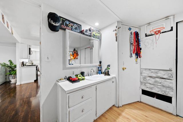 Detail Gallery Image 15 of 26 For 255 E Bradley Ave Spc 35,  El Cajon,  CA 92021 - 3 Beds | 1/1 Baths
