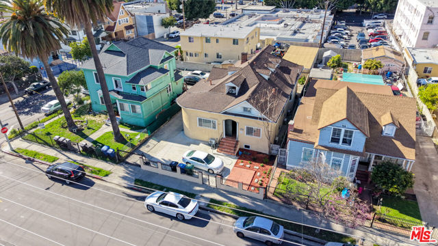 1147 S Westlake Avenue, Los Angeles CA: https://media.crmls.org/mediaz/5d474069-2d22-43ff-8e9b-2bd7a4caa12a.jpg
