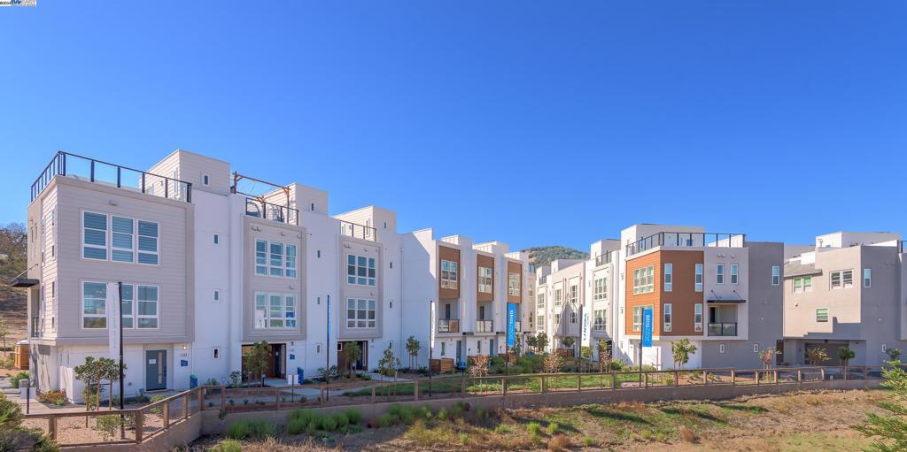 709 Verandah Avenue #23
