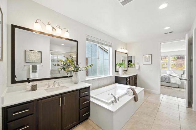 28780 Vista Grande Drive, Hayward CA: https://media.crmls.org/mediaz/5d4771f3-a082-4c0f-b0ed-a33e2645079d.jpg