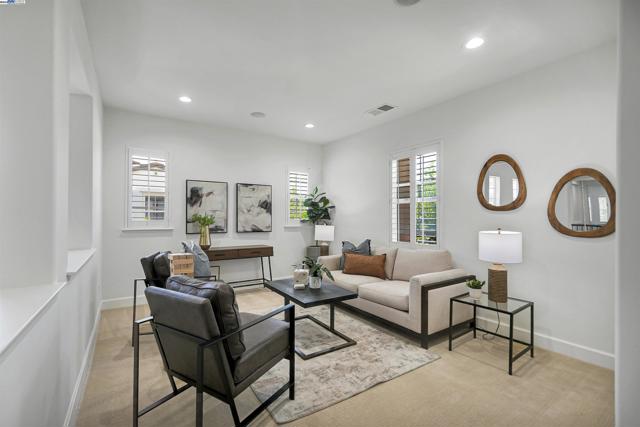 671 W Questa Trl, Mountain House CA: https://media.crmls.org/mediaz/5d477797-3395-4015-b82a-336be2f116ea.jpg