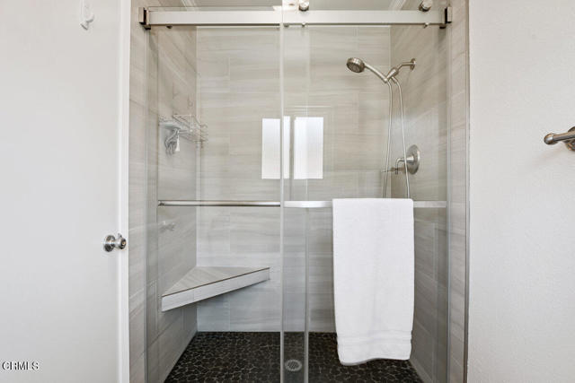 354 Larch Crest Court, Newbury Park CA: https://media.crmls.org/mediaz/5d47a9ce-2ddb-4a4e-be97-55c23cfae2d3.jpg