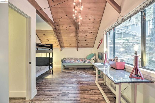 1273 Lilac Dr, Arnold CA: https://media.crmls.org/mediaz/5d47c1fe-31f3-43a5-9a52-40de448dd846.jpg