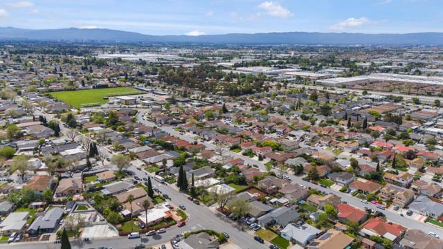 209 Carnegie Drive, Milpitas CA: https://media.crmls.org/mediaz/5d480bd9-52c8-4a0e-aa24-64b8dd00a991.jpg