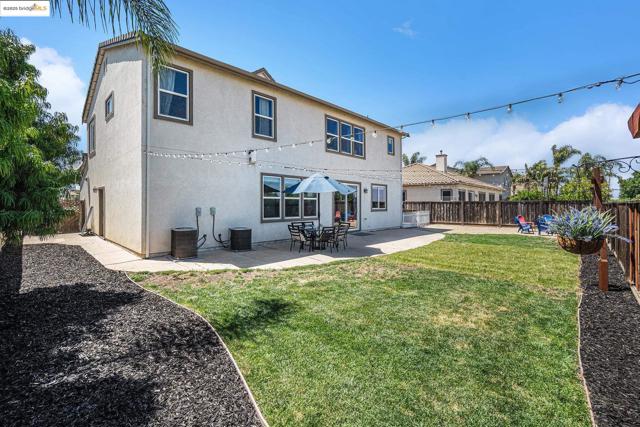 583 Sawgrass Way, Oakley CA: https://media.crmls.org/mediaz/5d481e87-8c14-43bc-a070-ad1cfbadcd1b.jpg