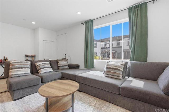 Detail Gallery Image 8 of 26 For 34587 Ciruela Ave, Winchester,  CA 92596 - 3 Beds | 3 Baths