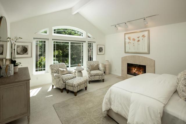 560 9th Avenue, Menlo Park CA: https://media.crmls.org/mediaz/5d48749f-d8db-4f42-b616-1bbba8484608.jpg