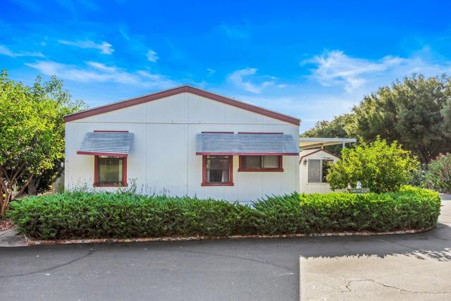 28890 Lilac Road, Valley Center CA: https://media.crmls.org/mediaz/5d4923b9-1a0e-4bf0-95c8-e90f8ad67152.jpg