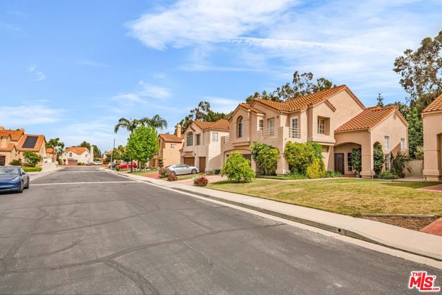 23234 Valerio Street, West Hills CA: https://media.crmls.org/mediaz/5d497de0-80c5-4f9d-b3a4-9e5f8b0eb68d.jpg