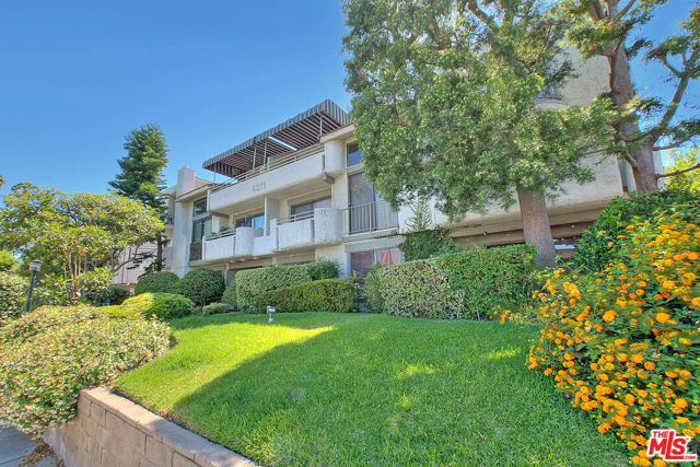 4311 Colfax Avenue, Studio City CA: https://media.crmls.org/mediaz/5d49be40-173e-4f57-9e8c-ae44a16b6f57.jpg