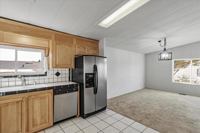 22 Canada Cove Avenue, Half Moon Bay CA: https://media.crmls.org/mediaz/5d49d03d-2929-4401-849a-a761bb77a6a0.jpg