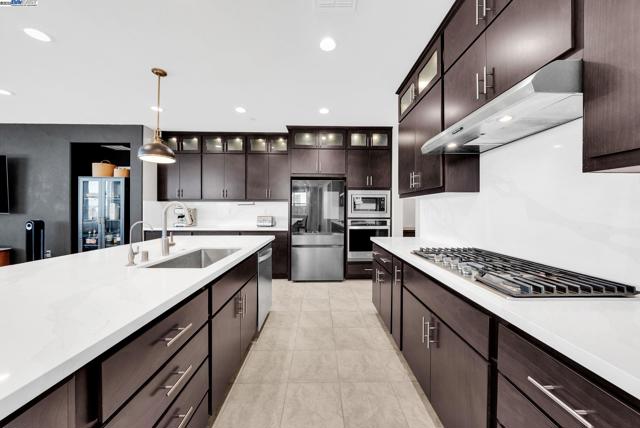 2859 Wylin Blvd, Lathrop CA: https://media.crmls.org/mediaz/5d4a4ba1-8b9c-48e9-a179-78e6b0825d7c.jpg