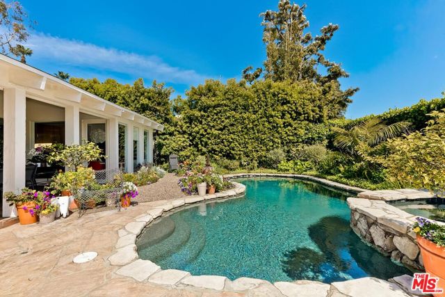 Image 6 of 7 For 335 Amalfi Drive