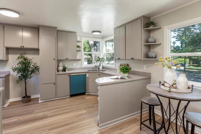 909 Myrtle Street, San Jose CA: https://media.crmls.org/mediaz/5d4ba3d7-3982-451e-b5da-125f3ee49dfd.jpg