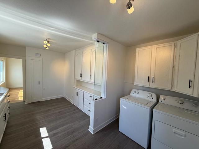 3050 22nd Avenue, Oakland CA: https://media.crmls.org/mediaz/5d4bdd1f-28a6-4959-a181-3f2ab40cbee2.jpg