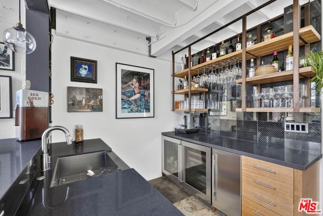 2120 Narcissus Court photo 15