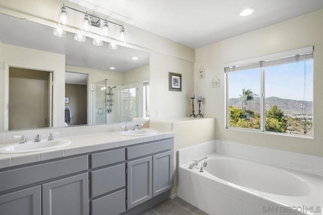 11506 Village Ridge Rd, San Diego CA: https://media.crmls.org/mediaz/5d4cd8d4-efb8-4c5c-b90e-3fe2d8484276.jpg