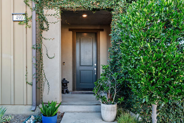 490 Jubilee Place, Santa Paula CA: https://media.crmls.org/mediaz/5d4d2cf6-ec6c-4eb9-b9ef-5784e903d9f6.jpg